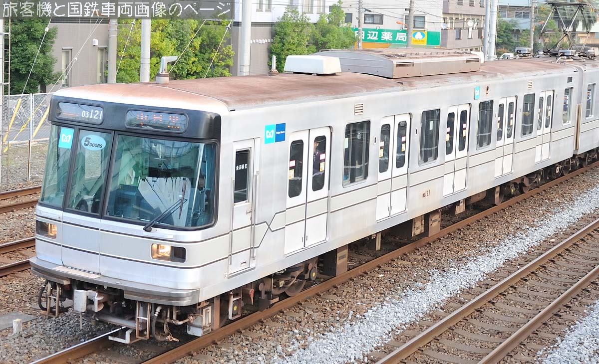 東京メトロ 03121 の写真です